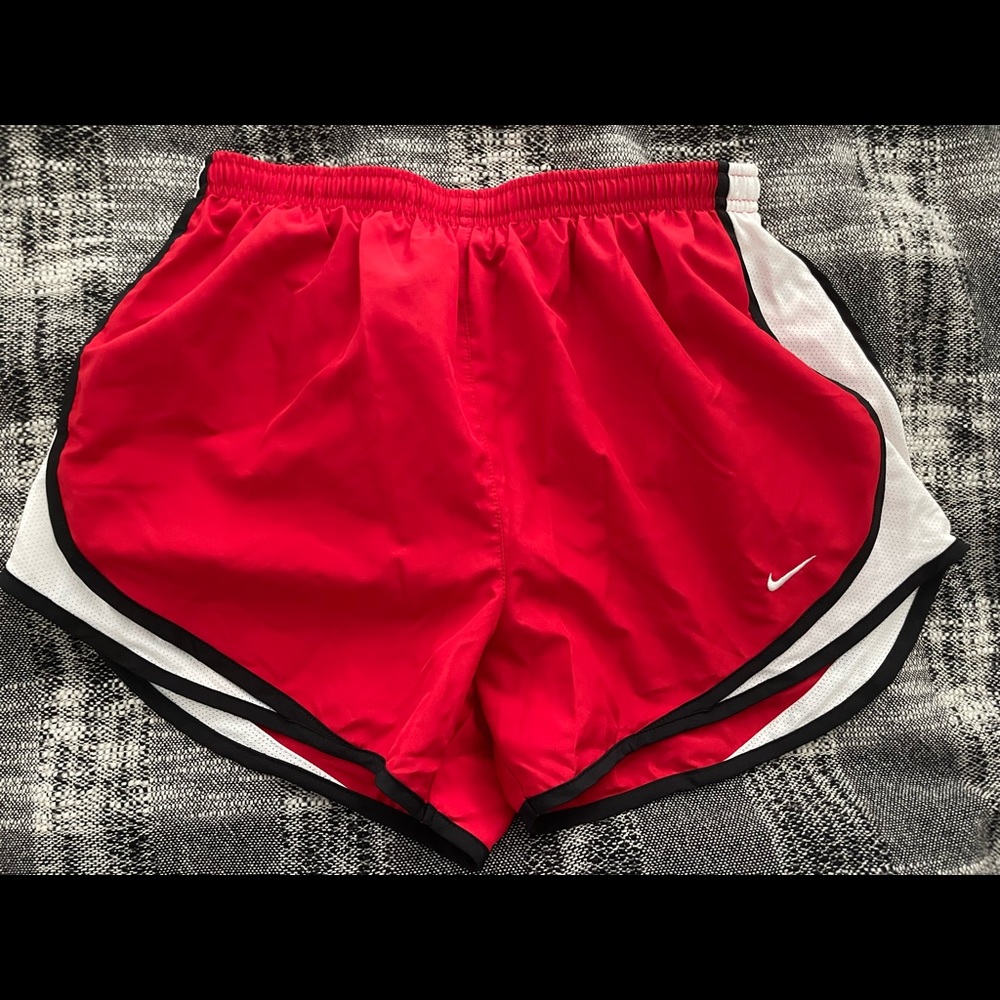 NWOT Nike temp shorts